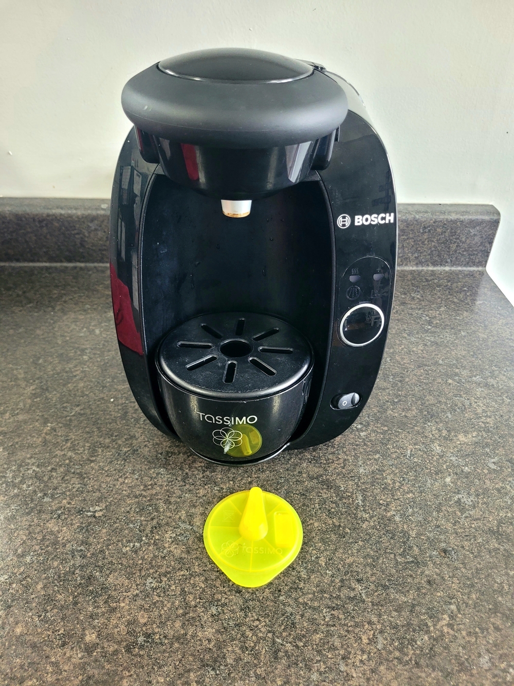 Bosch Tassimo Single-Serve Coffee Maker - Black TAS2002UC8/06